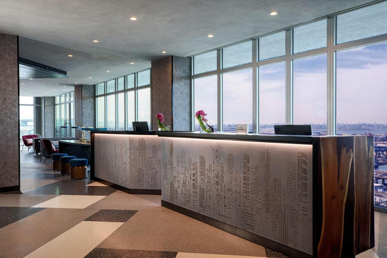 Renaissance New York Flushing Hotel At Tangram Bagian luar foto