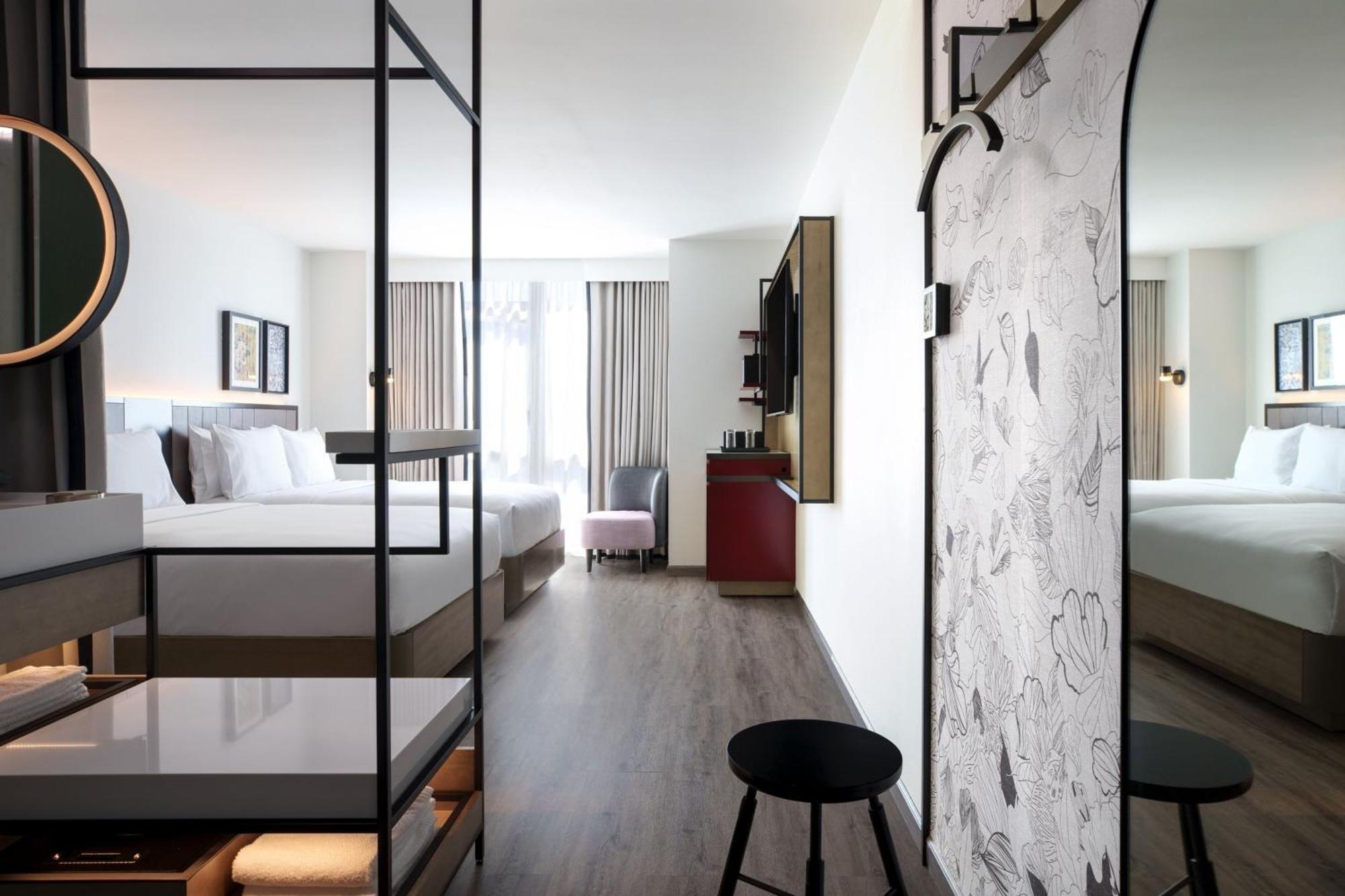 Renaissance New York Flushing Hotel At Tangram Bagian luar foto