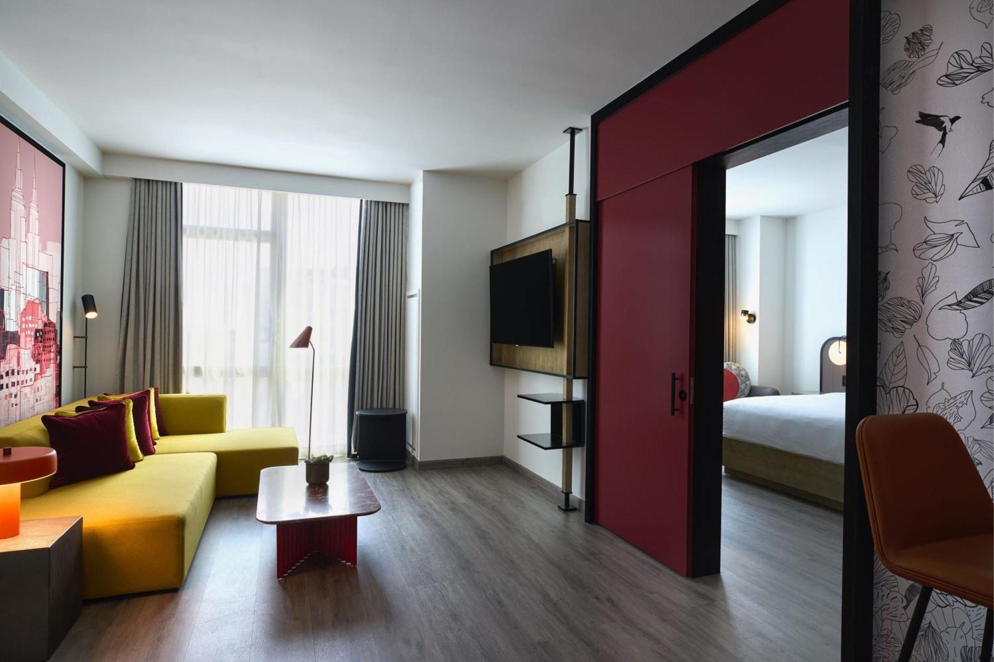 Renaissance New York Flushing Hotel At Tangram Bagian luar foto