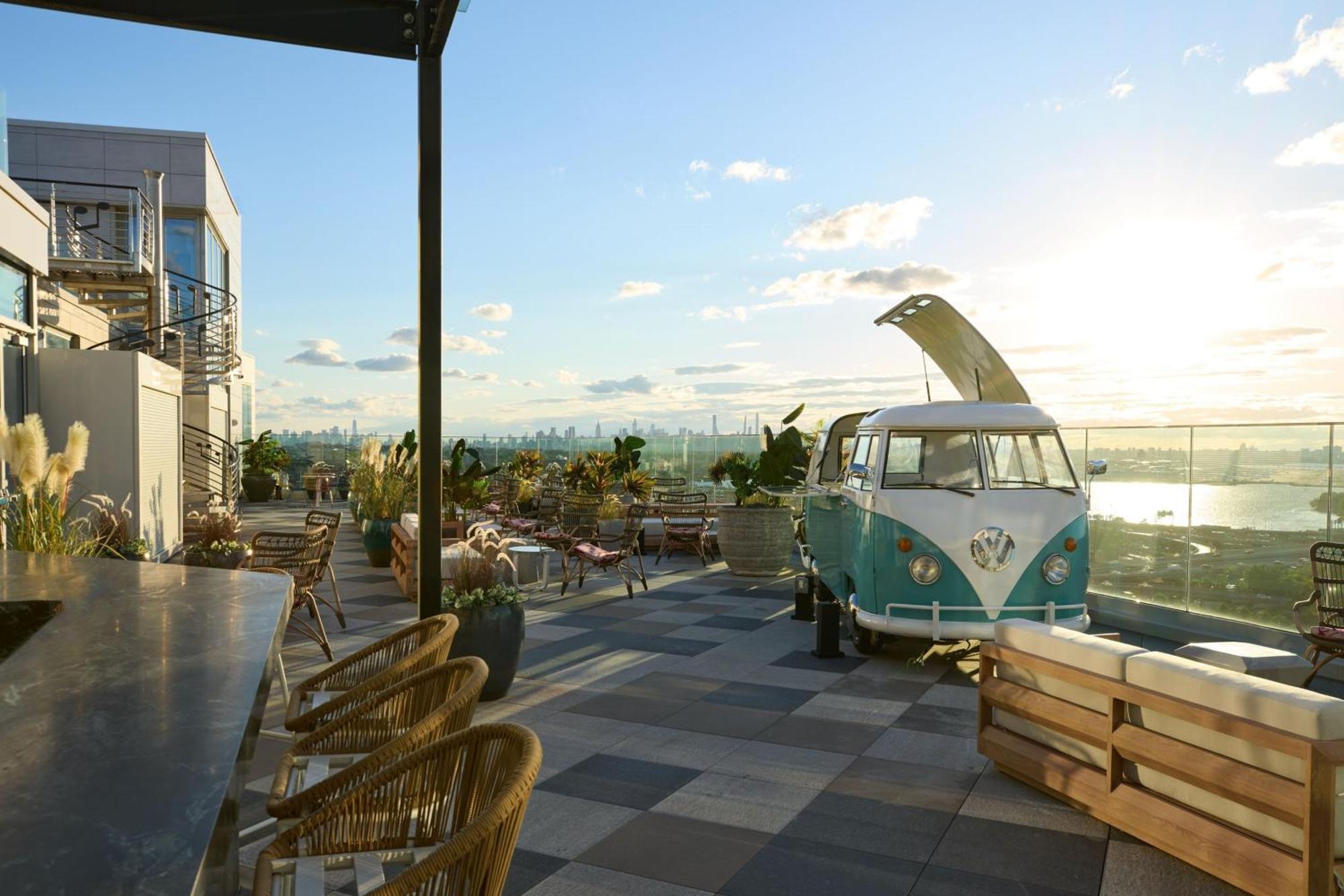 Renaissance New York Flushing Hotel At Tangram Bagian luar foto